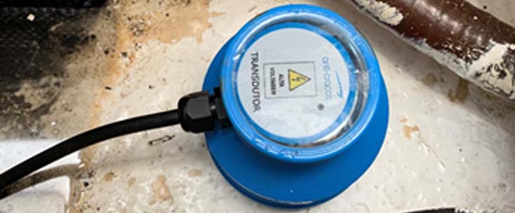 a área de atuação do transdutor é circular e limitada a um raio de aproximadamente 2,5 m